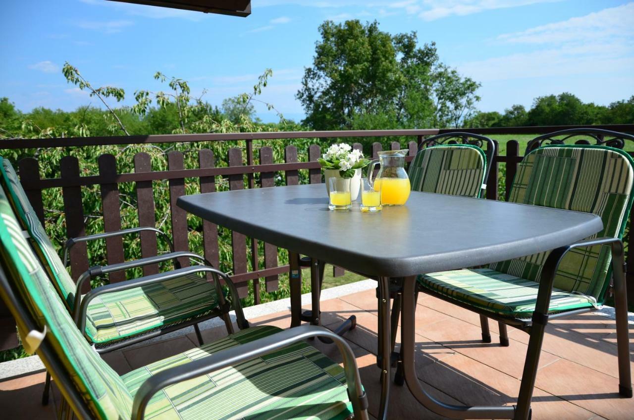 Apartma Louis Dutovlje Exterior foto
